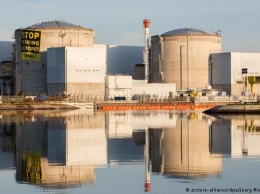 Старейшую АЭС во Франции закроют к 2019 году