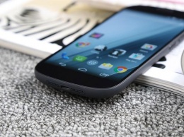 Сможет ли YotaPhone 3 стать достойным конкурентом iPhone 8?