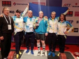 Анастасия Лысенко из Черноморска выиграла "серебро" на Чемпионате Европы по тяжелой атлетике (+фото)