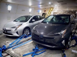 Toyota покажет во Франкфурте новый Prius и концепт CH-R
