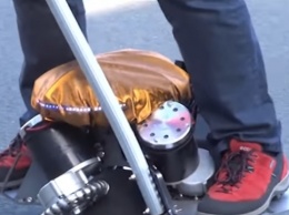 Крути-колеси: немец создал у себя в гараже сегвей, который может ездить без колес