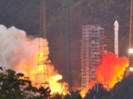 Китай оснастил спутник связи ионным электродвигателем