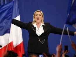 Лишение иммунитета Ле Пен могут рассмотреть после первого тура президентских выборов