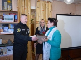 Руководство Покровского отдела полиции отметило благодарственными письмами местных активистов