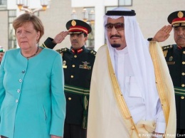 Меркель обещает поддержку Саудовской Аравии в борьбе с "Исламским государством"