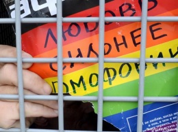 ЛГБТ-активисты задержаны в Петербурге за акцию солидарности с геями в Чечне