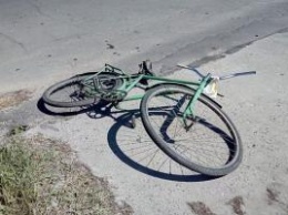 На Сумщине легковушка сбила 17-летнюю велосипедистку