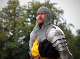 В маршрутке ехал средневековый рыцарь (фото)