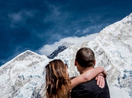 Пара из США сыграла свадьбу на Эвересте