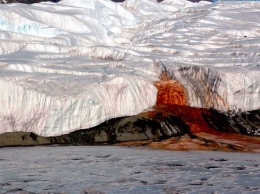 Почему кровоточит Антарктида? 106-летняя загадка раскрыта!