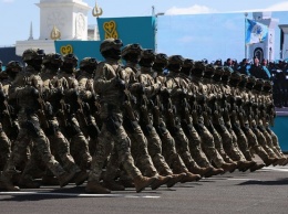 Советник Порошенко с гордостью показал, во что обута армия Казахстана