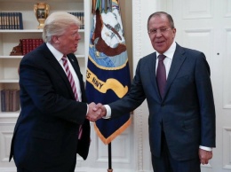 Захарова поделилась "эпическим" фото встречи Трампа с Лавровым: в России язвят