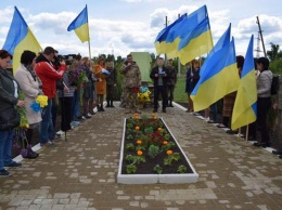 В Семеновке под Славянском открыли памятный знак погибшим спецназовцам и гвардейцам (фото)