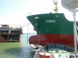 Азовский СРЗ спустил на воду после ремонта сухогруз "Лаурус" (фото)