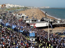 Тысячи поклонников отметили выход в Премьер-лигу на побережье