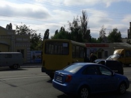 В Кременчуге бесконтрольный автомобиль спровоцировал аварию (ФОТО)