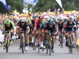 Элиа Вивиани выиграл 3-й этап Тура Британии-2015