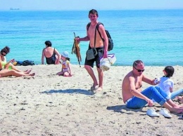 Летние вакансии: официантам предлагают 20 тысяч грн, а администраторам пляжных клубов - 12 тысяч