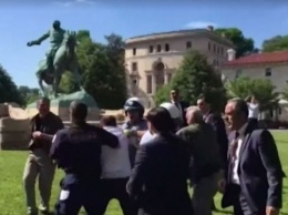 В Вашингтоне турецкие спецслужбы устроили драку с демонстрантами