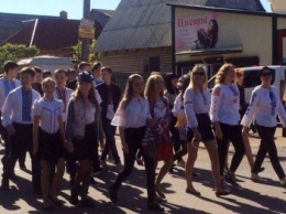 Более 1000 юных жителей "Черемушек" прошлись по улицам парадом (ФОТО, ВИДЕО)