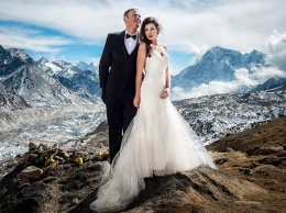 Эти двое 3 недели шли на Эверест, чтобы сделать там свадебные фото