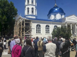 Одесские священнослужители просят полицию повлиять на активистов