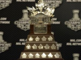 НХЛ: Малкин, Гецлаф, Ринне и Карлссон - претенденты на приз Конна Смайта