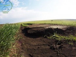 Природа плачет: В Одесской области впервые за миллионы лет подверглась эрозии целинная степь (ФОТО)