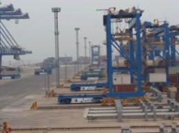 В Циндао начал работу первый в Азии автоматизированный контейнерный терминал (видео)