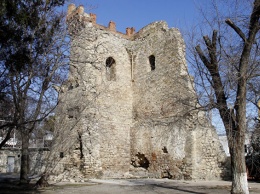 Власти Феодосии объяснили, что происходит с башней Константина