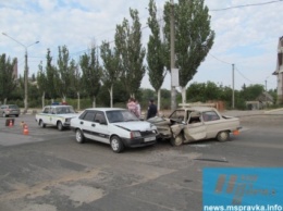 Водитель "Запорожца" пытался уйти от одного ДТП, но попал в другое