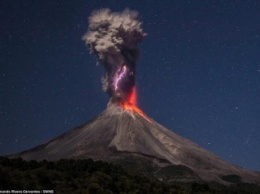 В Мексике произошло извержение двух самых активных вулканов