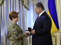 Президент отметил государственными наградами девять военнослужащих ГПСУ