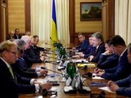 Президент Украины и Премьер-министр Баварии обсудили ситуацию в Донбассе