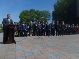 Порошенко в Одессе превратился в "украинбаши": Реакция соцсетей на приезд президента