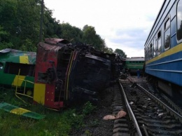 В Хмельницкой области столкнулись два поезда, есть пострадавшие
