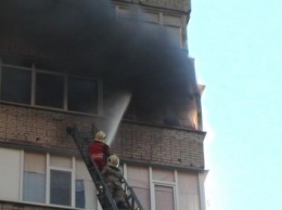 В Сумах горела 14-этажка: спасатели эвакуировали 5 человек (ФОТО)