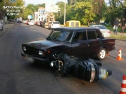 В Одессе водитель Жигулей серьезно травмировал мопедиста