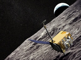 Зонд НАСА неожиданно обнаружил новые залежи воды на Луне