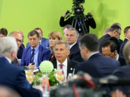 Сергей Аксенов в составе крымской делегации участвует в мероприятиях XXI Петербургского международного экономического форума