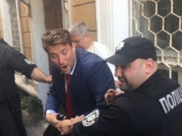 Под Одессой адвокат сепаратистов с электрошокером напал на активистов