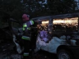 ДТП на Буковине: в столкновении Fiat и Mercedes погибли четыре человека. видео