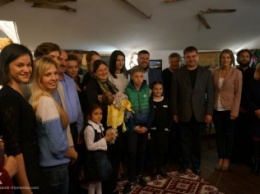 Клименко "откровенно поговорил" с украинскими семьями