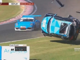 ВИДЕО эффектной аварии на этапе Porsche Imp?rio GT3 Cup Brazil 2017