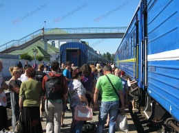 Бердянск встретил первый поезд из Белоруссии