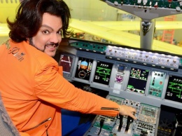 Филипп Киркоров стал пилотом самолета