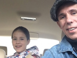 Алексей Панин записал видеообращение с дочерью