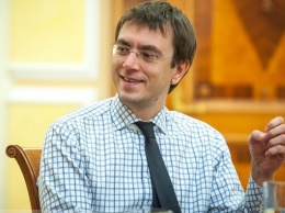 Зарплата министра инфраструктуры подскочила до 61 тыс. грн