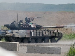 В ЛНР продолжается бой за Бахмутскую трассу: Украина лупит из танков и гаубиц
