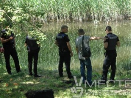 В центре Запорожья под мостом нашли гранаты (ФОТО)